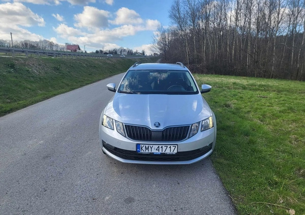 Skoda Octavia cena 48900 przebieg: 189000, rok produkcji 2018 z Trzcianka małe 67